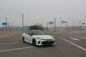 试驾|第九代凯美瑞要拥抱中国消费者 电动智能化升级表现如何图片