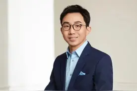 Labubu背后的男人图片