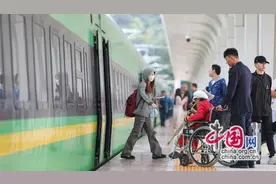 购票认准12306，莫被“虚假消息”误导图片