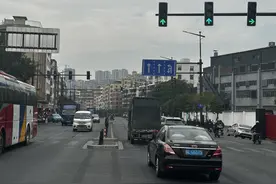 利用红绿灯缓解交通拥堵？广州719个路口有“妙招”图片