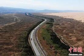 “中国魔方”的治沙奇迹：让沙漠倒退20公里图片