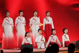 青春和声回鸣历史 友谊旋律激荡未来图片