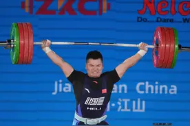 举重亚锦赛第四日 中国队再夺三金三银两铜图片