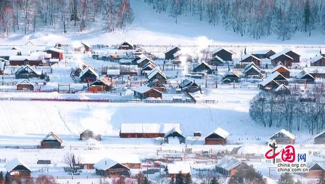 雪原专列“夕发朝至”，新疆冬韵迎客来