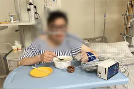 家人吓坏！小伙突然口吐白沫，小便失禁！很多年轻人都在干图片