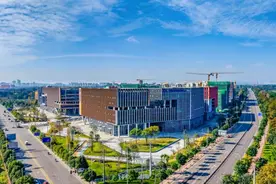 依托“一廊一校一城” ！电子科大科创谷做大产业集群推动“企业满园”图片