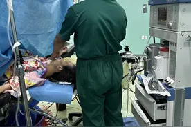 28批中国阿援医疗队首例三胞胎！赛义达分队生死时速挽救垂危产妇母子平安图片