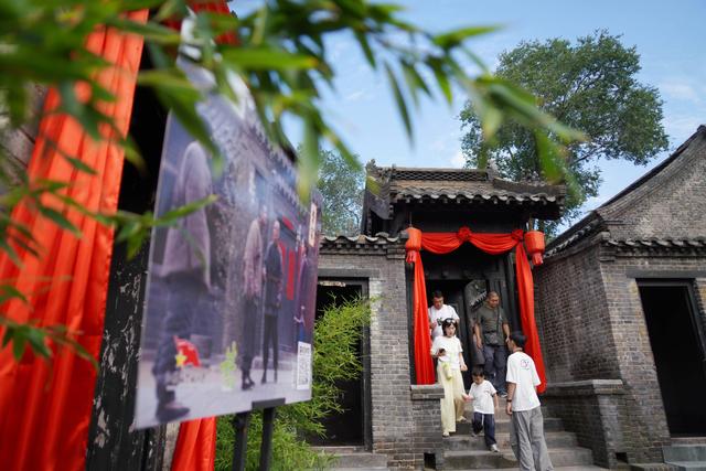 山东沂南：影视剧带火沂蒙山村红色游 沉浸式互动演绎吸引游客体验打卡