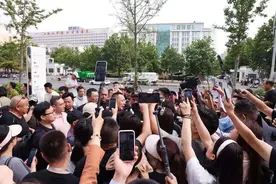 胖东来“爆改版”永辉开业！20分钟限流！图片