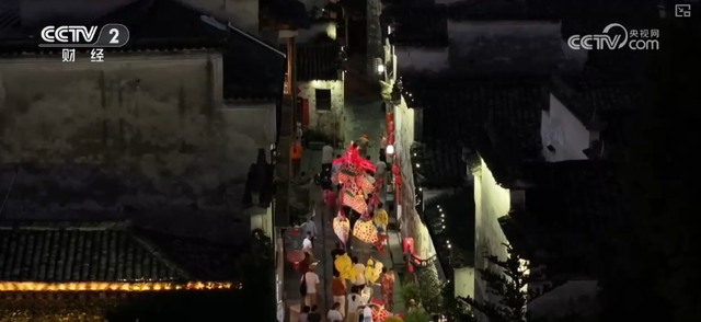 “文旅+非遗+剧本+美食”跨界融合激活品牌魅力，多元体验场景圈粉“留下人”
