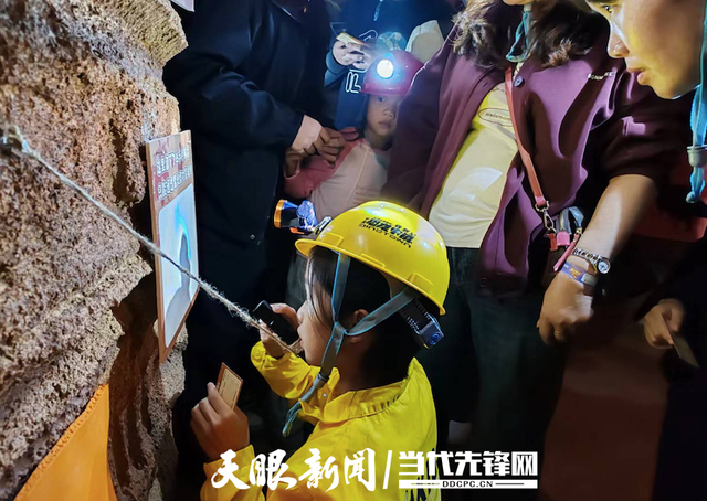 距贵阳市中心1小时车程 体验贵州“恐龙小镇”