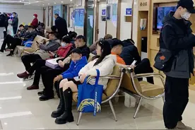 成都仁品汤洪主任：部分中耳炎患者因炎症控制不佳，往往导致鼓膜穿孔图片