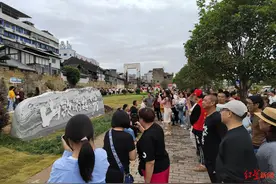 刀郎带热家乡资中国庆旅游：“山歌响起的地方”成热门打卡点，当地A级景区游客大增图片