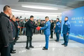 双线齐开！线网里程超670公里！轨道与城市深度融合 持续铸就美好新生活图片