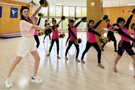 这个啦啦操社团连续六年斩获第一名，来自青岛这所学校！图片