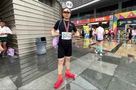 樱花季 越江湖｜每月长跑160公里，40岁“跑马小白”首次挑战全马成功图片