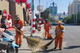 “五一”在岗|环卫人坚守岗位，用汗水谱写劳动最美诗篇图片