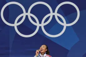 巴黎奥运会高清图集｜创历史！中国选手首摘奥运网球女单金牌图片