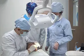 方寸间精耕细作，这位牙医扎根基层27年为居民保住数千颗天然牙图片