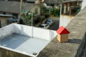 住房“以旧换新”，最重要的是保障购房者利益丨九派时评图片