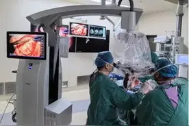 辽宁首个术中核磁共振一体化手术室正式启动，成功完成复杂颅内胶质瘤手术图片