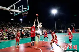 江西南康“村BA”激情开赛 体育“小”球赋能乡村振兴“大”事业图片