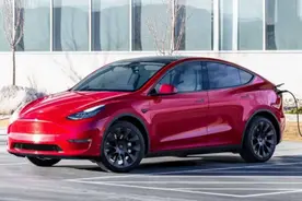 “特斯拉高速疯狂别车”后续来了：司机已被警方控制图片