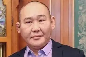 与乌士兵残酷肉搏视频疯传，他被普京授予“俄罗斯英雄”称号图片