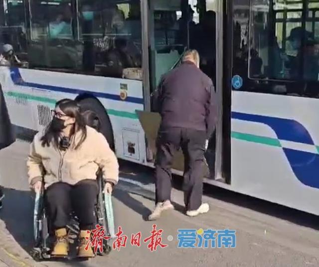 轮椅上的泉城暖途，照亮“人文公交”初心