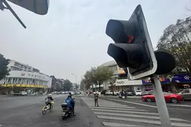 一通12345来电，一位视障儿童妈妈实现心愿  儿子上学路上的红绿灯 会说话了图片