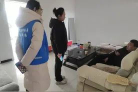 南苑街道凤翔社区协调居民矛盾，创建和谐社区图片