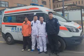 【杨柳探营】负重前行只为患者“脑”路畅通图片