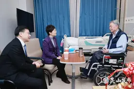 履新当日，昆山新任党政“一把手”拜访慰问部分老领导图片