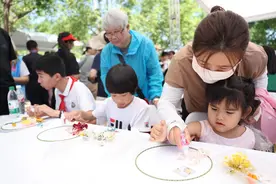 朝阳区红领巾公园儿童节迎来老一辈“红领巾”代表图片