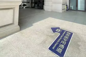 “坐短途商务座蹭饭”引关注，武汉高铁商务座乘务员：饭点提供餐食，工作量没有增大图片