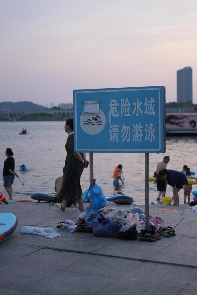 你管这里叫“长沙热带海滩”？它还有个令人后背发凉的名字！看这一长串溺水事件就懂了