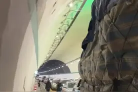 女子自驾回家过年被堵湖南高速隧道5小时，交警：北上车流量大，穿插变道易发生事故图片
