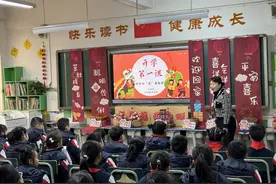 广西玉林中小学开学日：元气满满 ，“龙”重启航图片