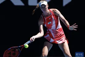 凯斯2:1淘汰6号种子莱巴金娜，携9连胜闯进澳网女单八强图片
