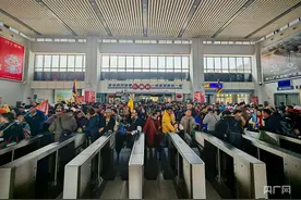 新春走基层  |  春节跨境游火热  中越铁路助力越南旅客畅游云南图片