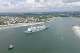 中国海军“和平方舟”号医院船结束访问坦桑尼亚前往马达加斯加图片