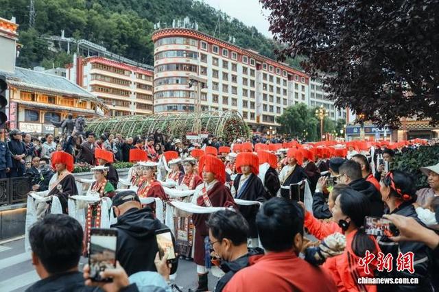 2025康定情歌国际音乐节在四川康定启幕