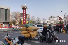 开市第一天，各地新客老客齐聚四季青探春“风”图片