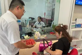 酷暑中的“清凉守护者”，中原银行以行动传递金融温度图片