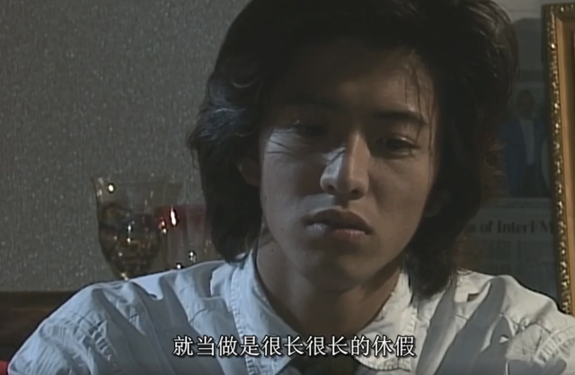 三亚县城，新晋「穷鬼度假」天堂？