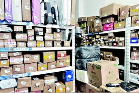 快递新规已整年，“不告而投”仍常见图片