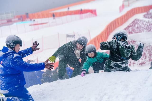 跨年光影、人造“朝阳”、冰雪奇缘火爆出圈，武汉元旦旅游订单量同比增84%