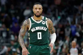 雄鹿官方：利拉德成功接受了左跟腱修复手术图片