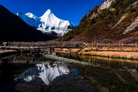 7月13日起稻城亚丁景区贡嘎措至五色海、牛奶海暂停开放图片