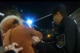 夫妻吵架妻子负气离家，民警耐心调解重归于好图片